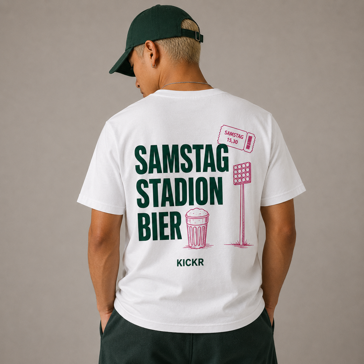 Samstag. Stadion. Bier. - T-Shirt